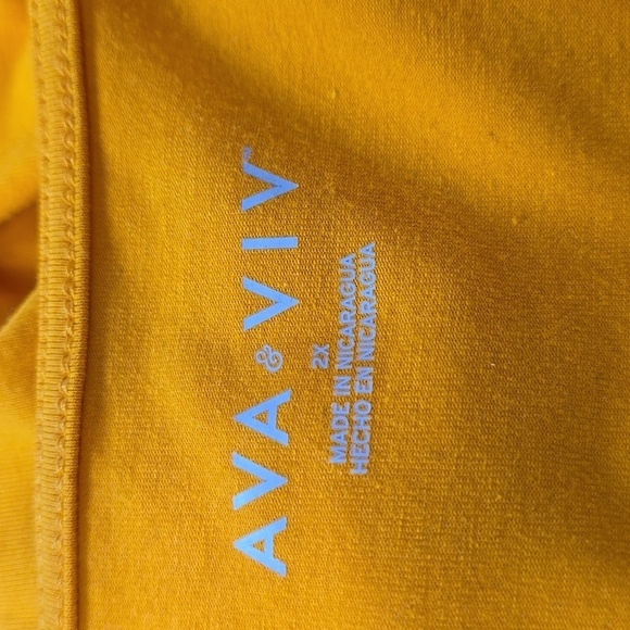 Women's Slim Fit Cinched Short Sleeve Sweetheart Neck Top | Ava & Viv | 2X - Picture 8 of 12